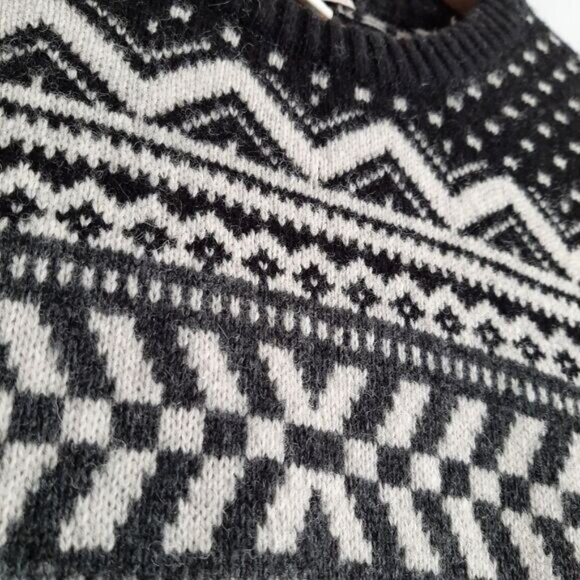 GAP Lamb Wool Blend Nordic Ombre Fair Isle Sweater Knit Gray & White Sz L - Picture 4 of 11